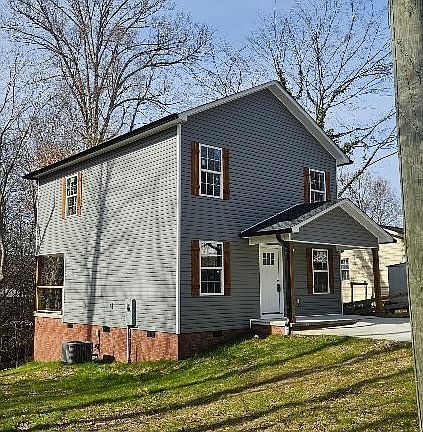 3rd image of 2520 Carroll Ave SE Lot 12