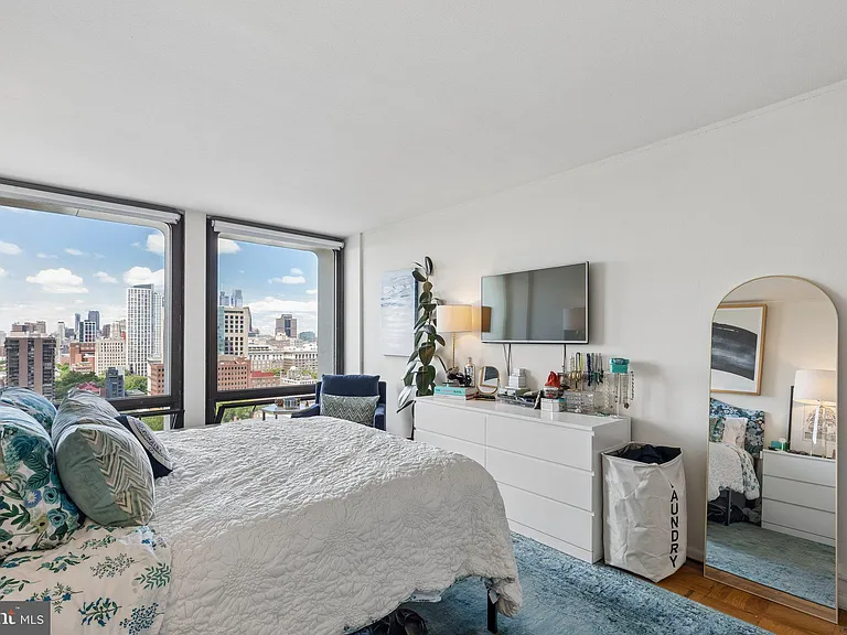 210 Locust St #26FW — Photo 6