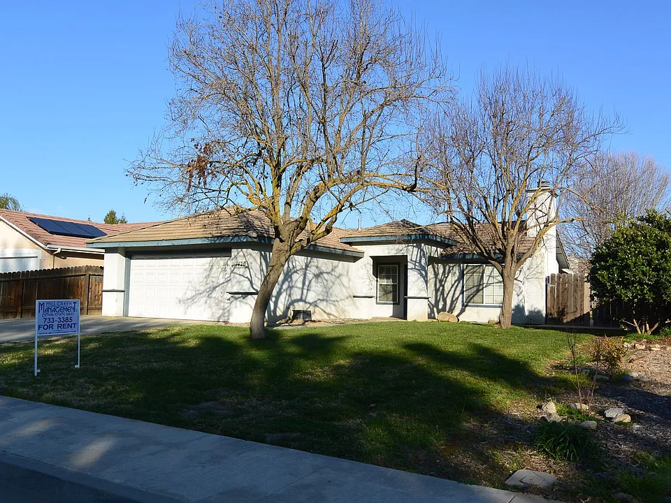 1420 S Arroyo