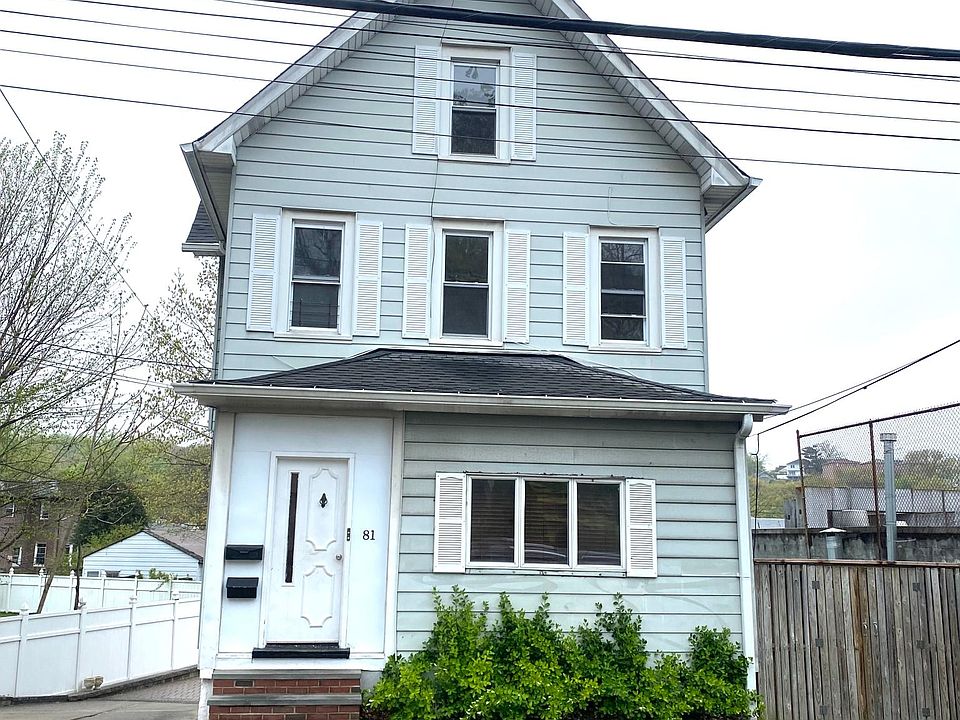 Front of the Property with driveway for parking