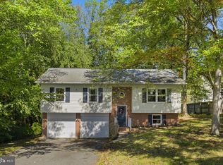 1703 Sherwood Dr, Fredericksburg, VA 22405