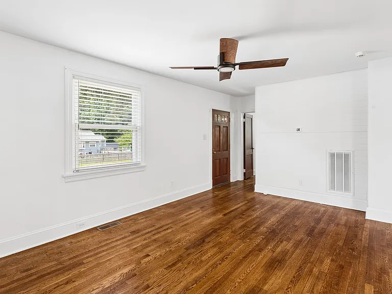 2307 Rawlings Ct — Photo 8