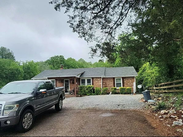 12701 Lodore Rd, Amelia Court House, VA 23002