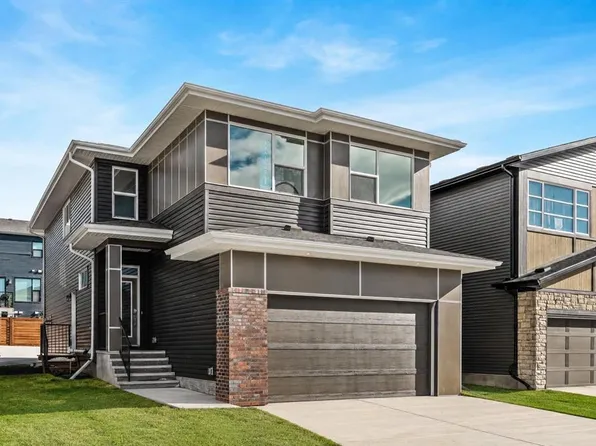 506 W Lucas Way NW, Calgary, AB T3P 2E7