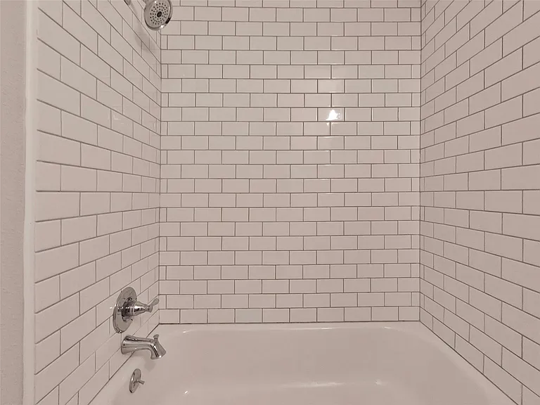 600 19th St #20 — Photo 12
