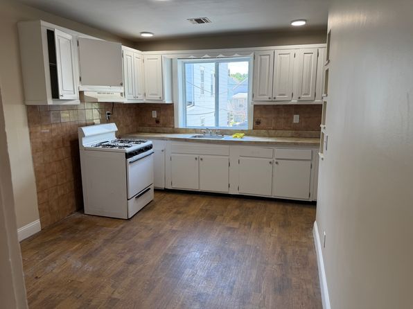 72 Benson St APT 4