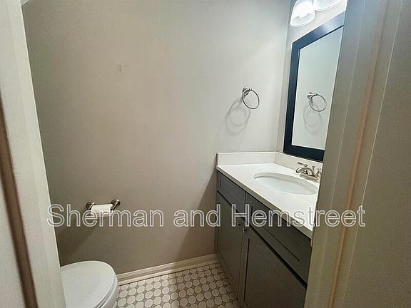5th image of 409 W Main St