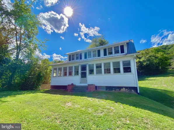 11573 Petersburg Pike, Upper Tract, WV 26866