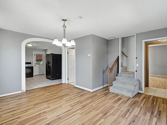 5th image of 407 Tyler St