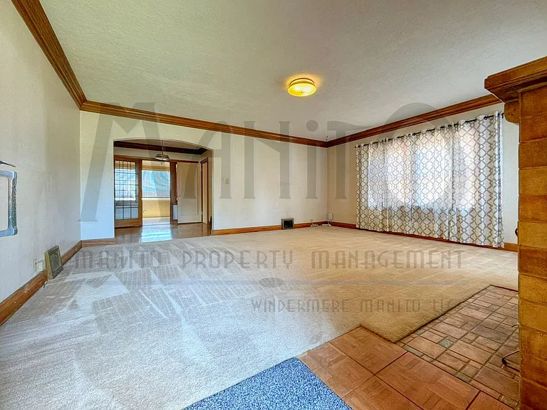 3321 N Columbia Cir — Photo 5