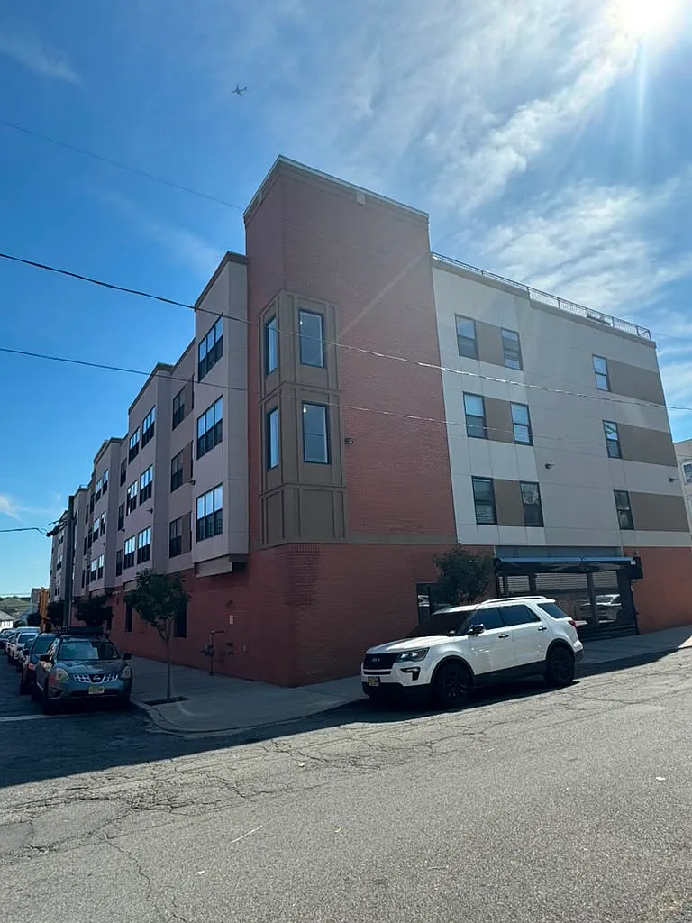 1 bed, $2,181 — Photo 1