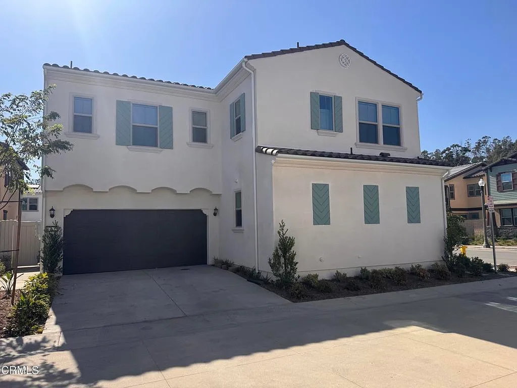 4 bed, 2.5 bath, 2038 sqft, $5,250 — Photo 3
