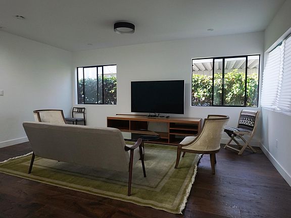 4th image of 1837 S Westgate Ave #2