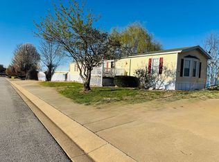 2791 S Roundhill Rd, Brookline, MO 65619