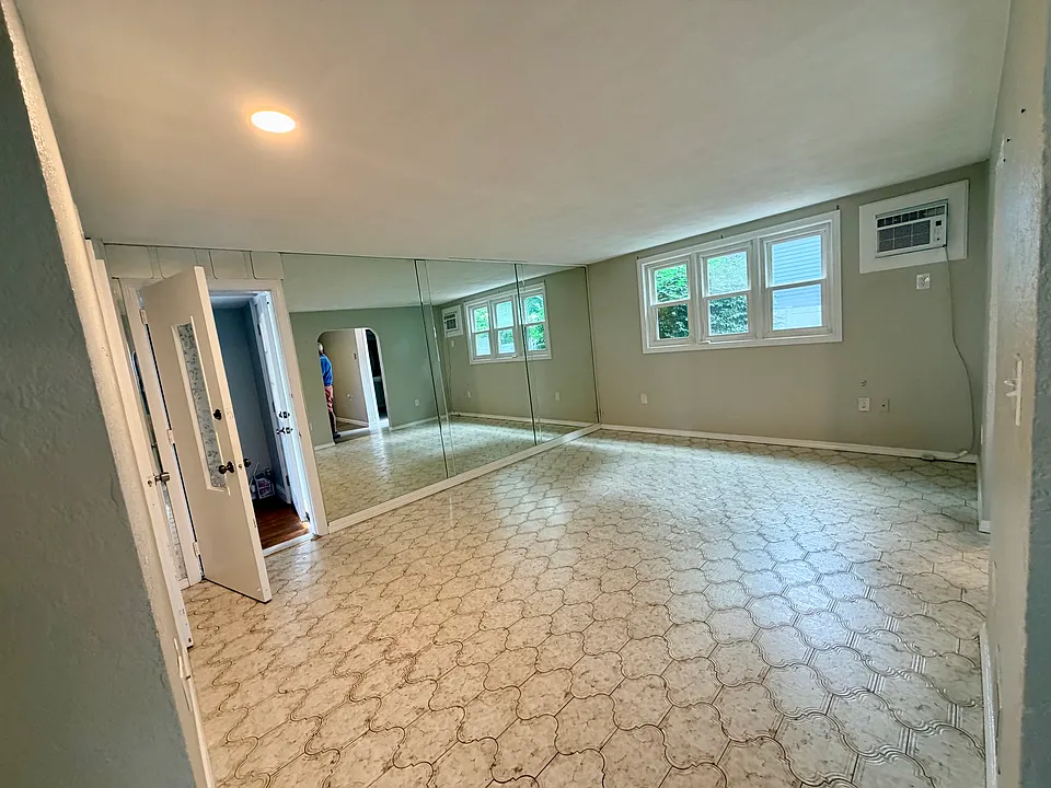 4 Six West St #1