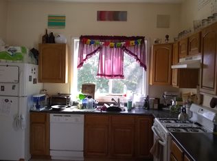 34 Burr Ave APT 1, Middletown, CT 06457