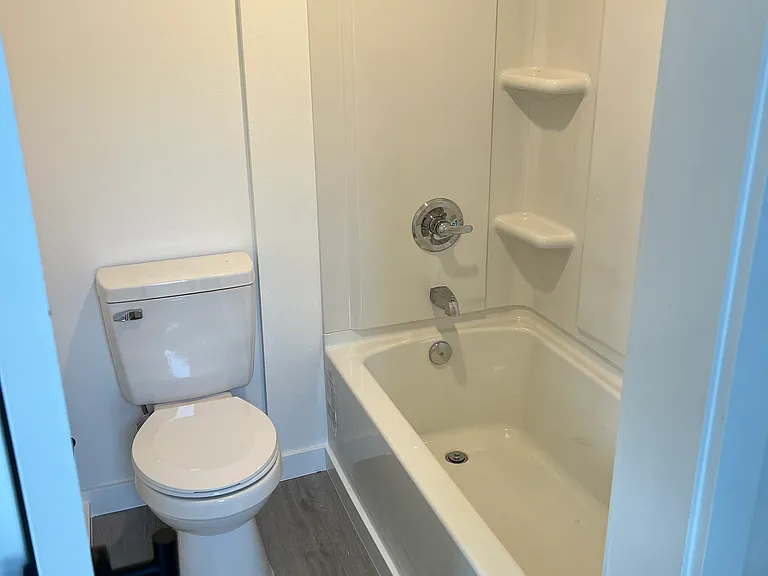 1027 Sturgus Ave S #5-1 — Photo 5