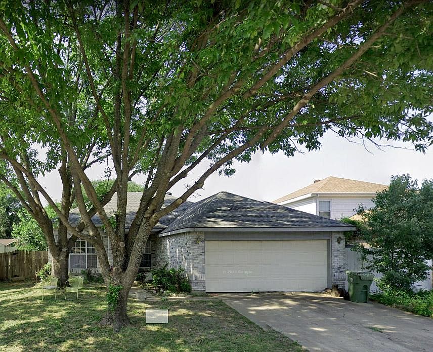 1st image of 2412 Bennington Dr