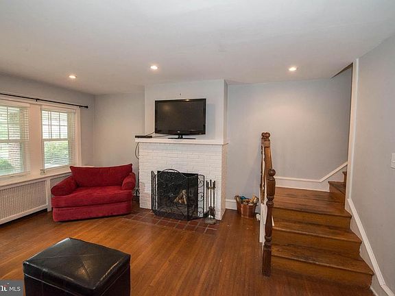 4th image of 503 E Mount Airy Ave