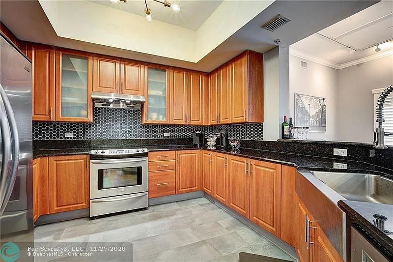 1st image of 2609 NE 14th Ave APT 505