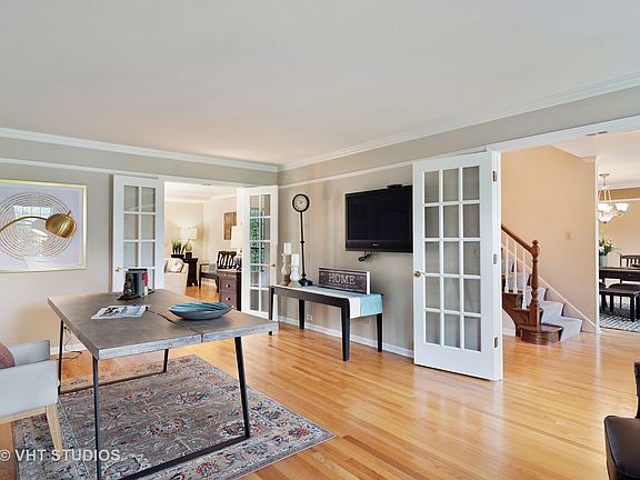 5th image of 640 W Valley Ln