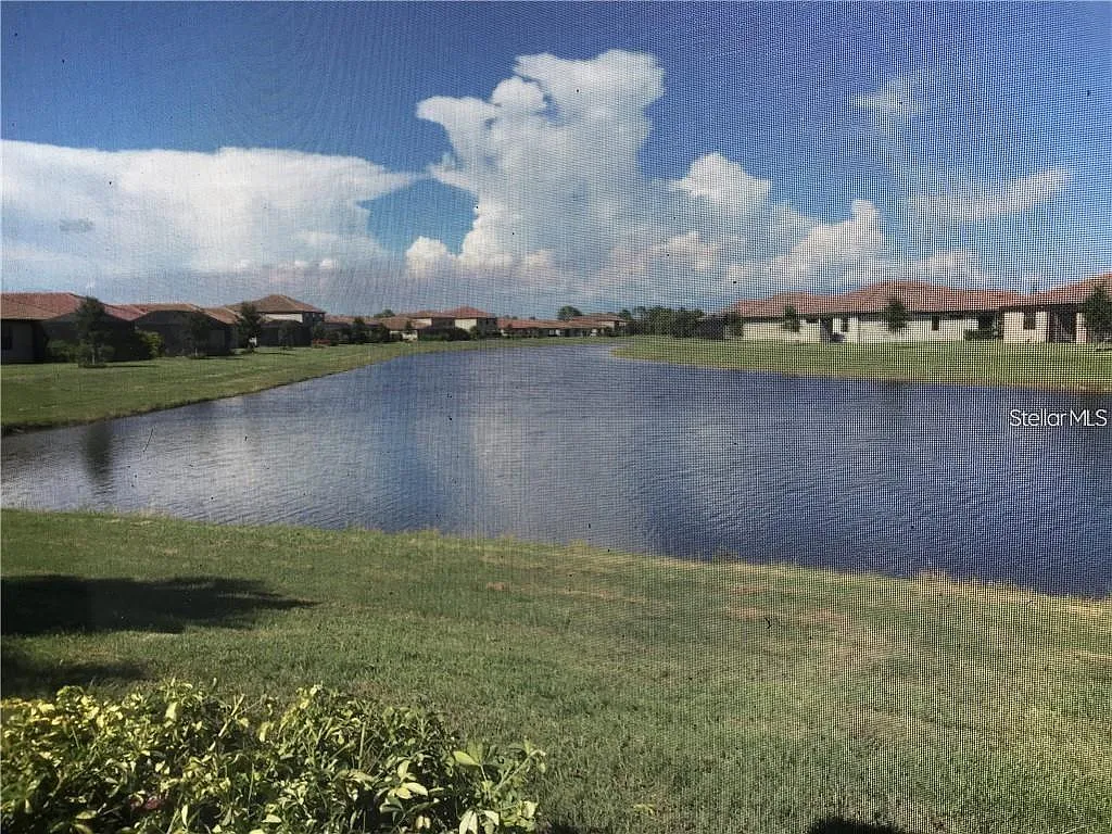 4 bed, 3.0 bath, 2032 sqft, $2,900 — Photo 3