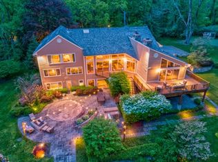 18 Sheepfield Farms Dr, New Vernon, NJ 07976