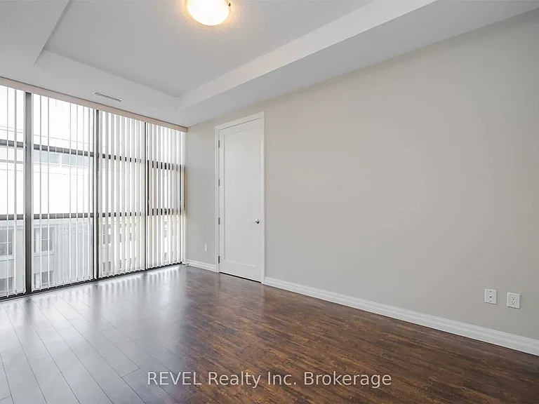 112 King St E #907 — Photo 16