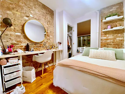 Rented by Bond New York | media 15