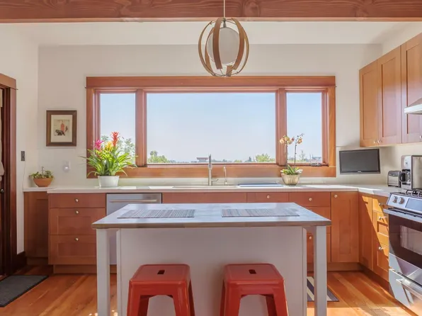 2136 Elsinore St, Los Angeles, CA 90026