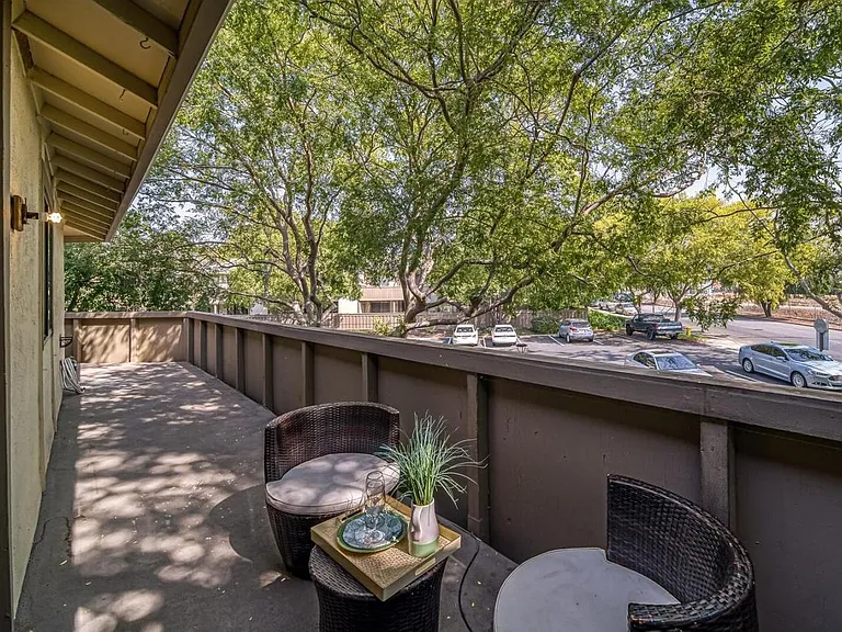 1178 N Abbott Ave — Photo 21