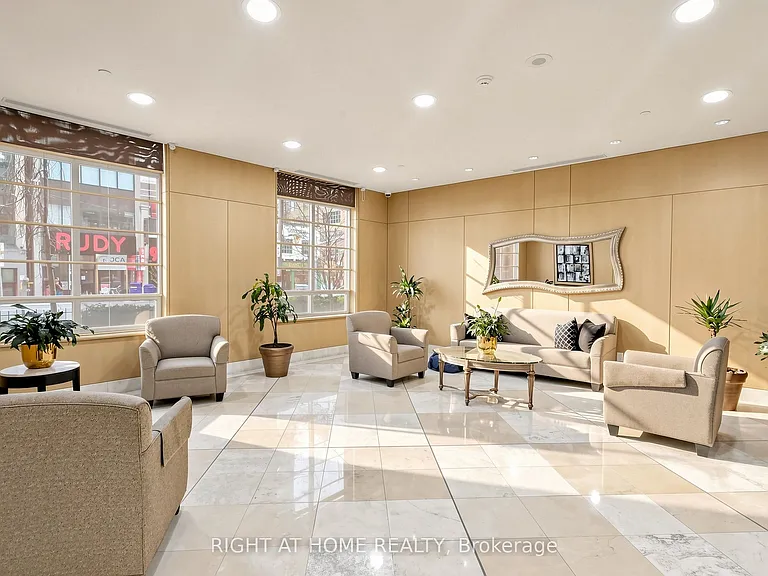 123 Eglinton Ave E #Penthouse 4 — Photo 5