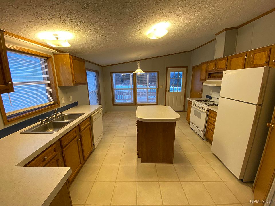 1035 W Quincy St, Hancock, MI 49930 Zillow