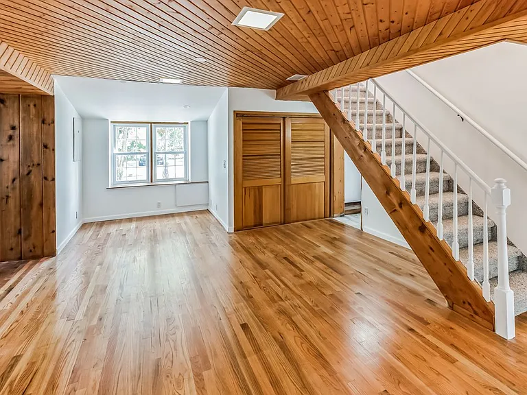 1425 N Line St — Photo 13