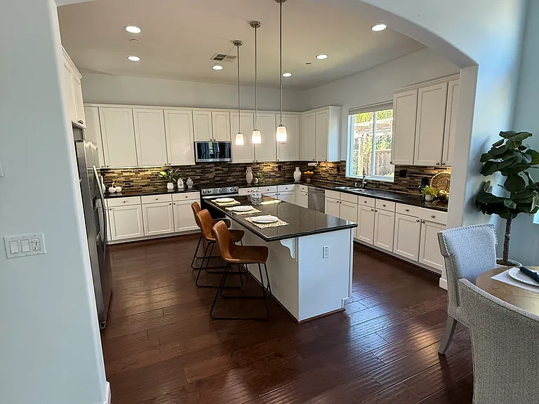 242 Prairie Way — Photo 4