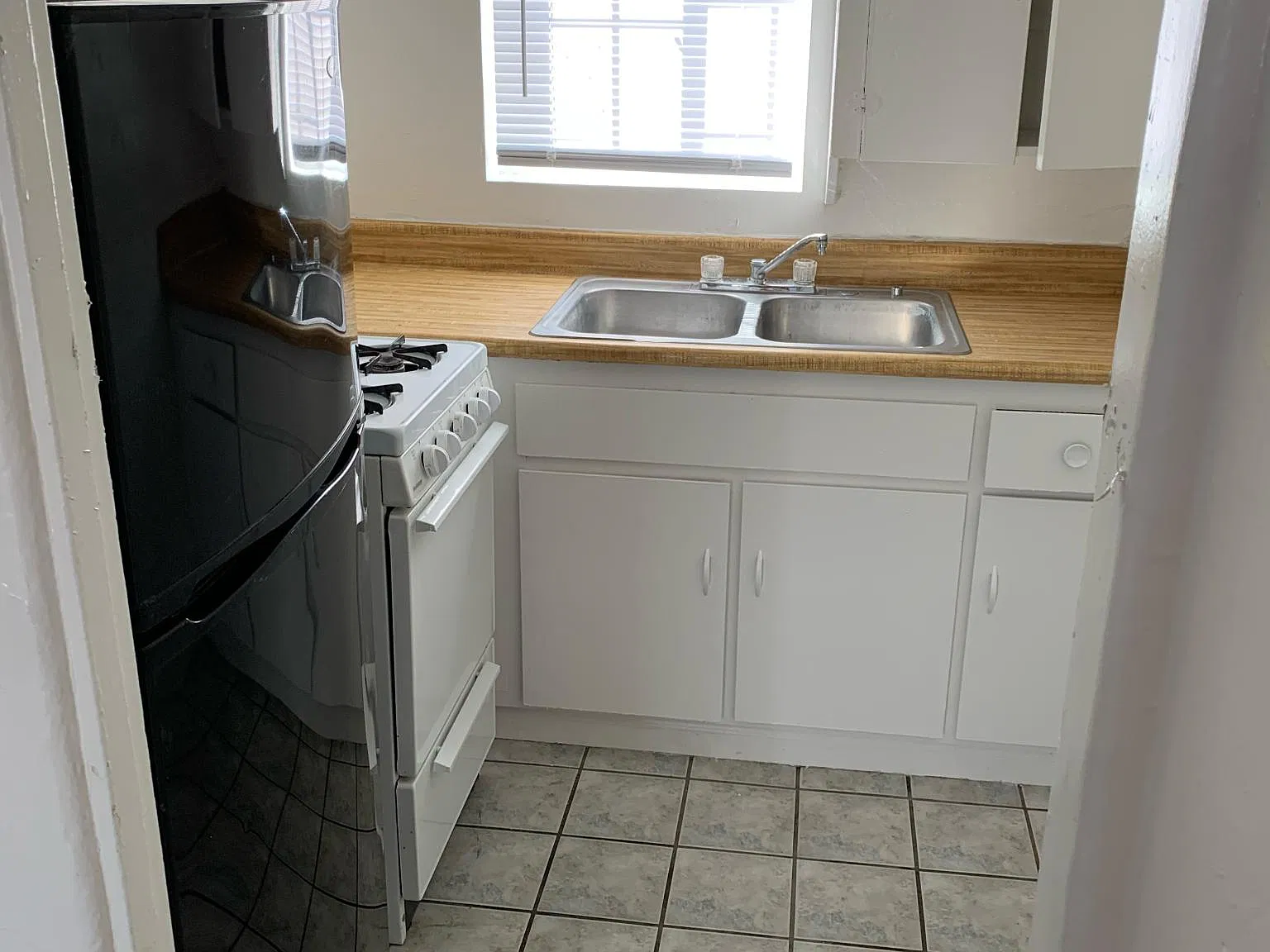 Studio, 500 sqft, $995 — Photo 2