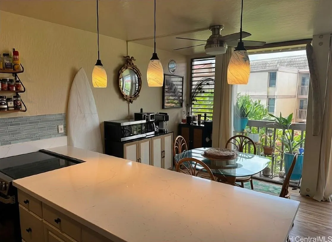 2 bed, 815 sqft, $2,200 — Photo 3