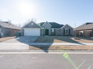 401 Holly St, Centerton, AR 72719