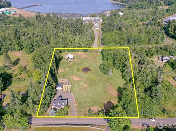 7021 Beach Drive E, Port Orchard, WA 98366