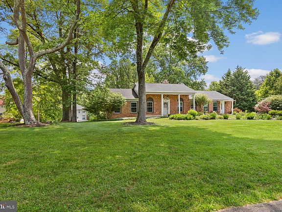 4th image of 13827 Spriggs Rd