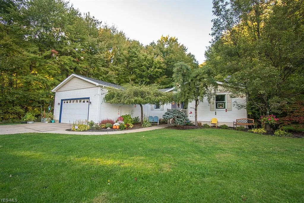 15210 Stoltz Rd photo 1