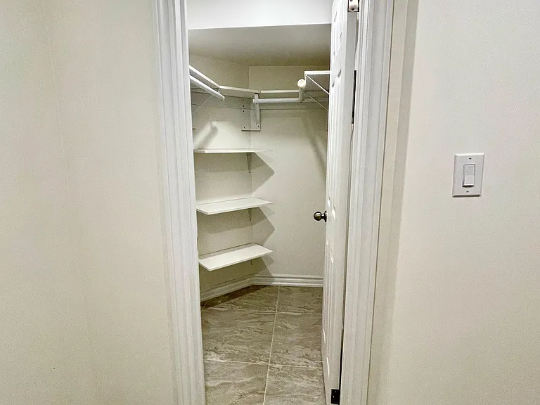 106 Vivians Cres #BASEMENT — Photo 12