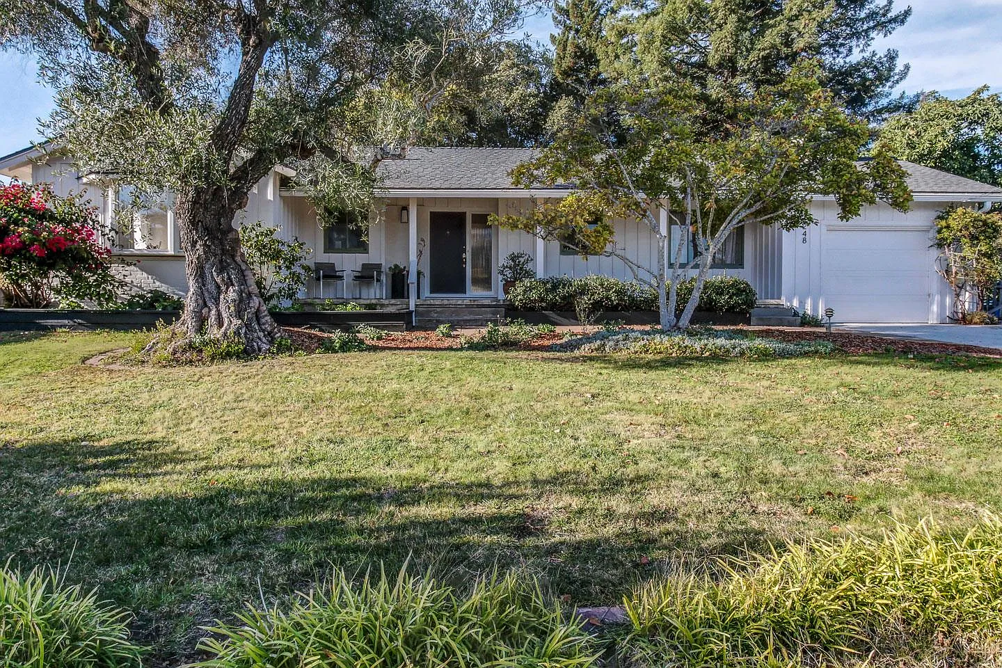 248 Ross St photo 1