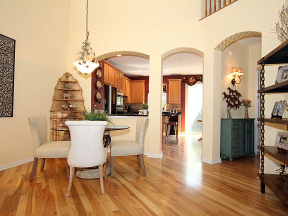 3rd image of 993 Orchard Pond Ct