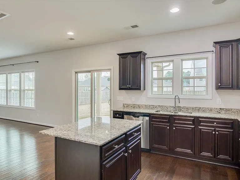 173 Tahoe Dr — Photo 9