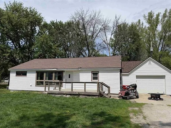 303 3rd Ave N, Dakota City, IA 50529