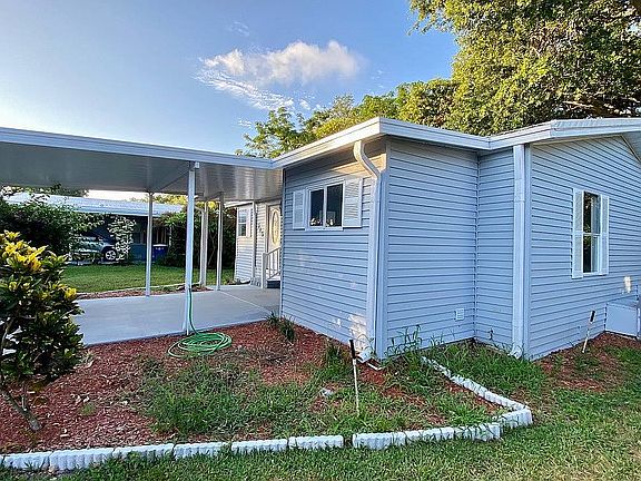 5th image of 925 Hyde Park Cir