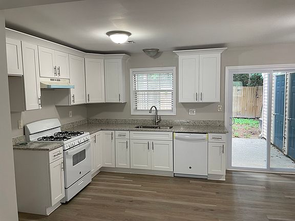 4th image of 3555 Kennesaw Station Dr NW