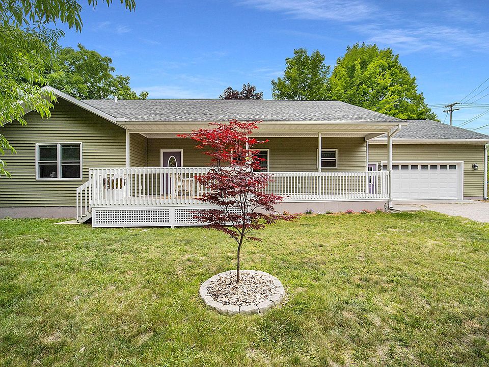 426 Beech St, Frankfort, MI 49635 Zillow