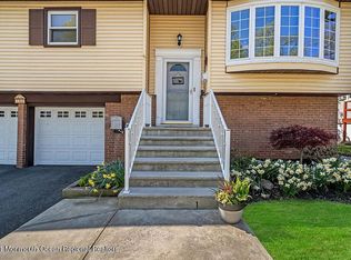 186 E Louis Pl, Iselin, NJ 08830
